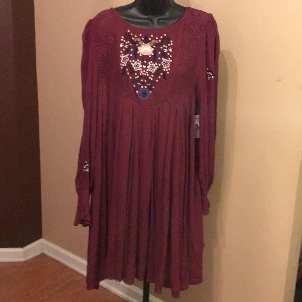NWT WOMEN’S FREE PEOPLE WINE EMBROIDERED MINIDRESS